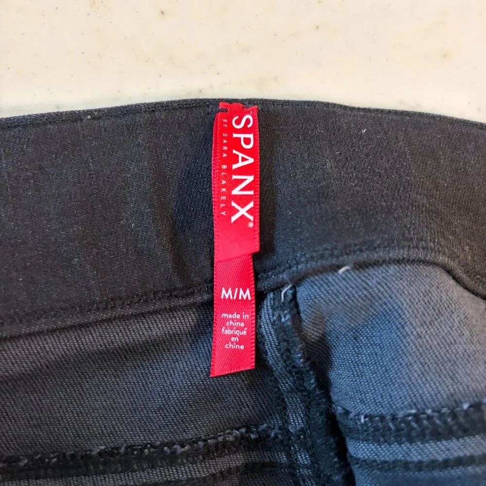 Spanx Ankle Distressed Black Pull-on Jeans Jeggings Size M - Picture 3 of 4